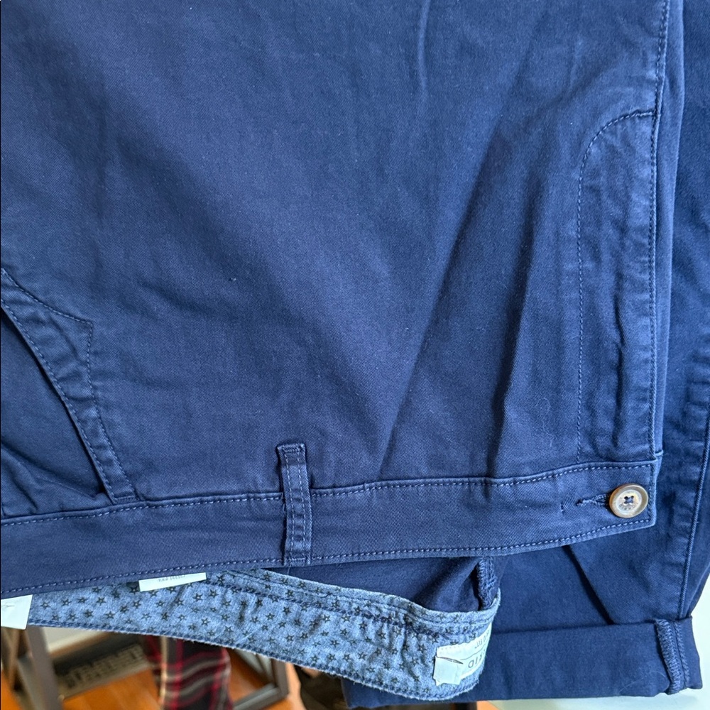 Torrid navy blue zipper button front NWT. Cuffs